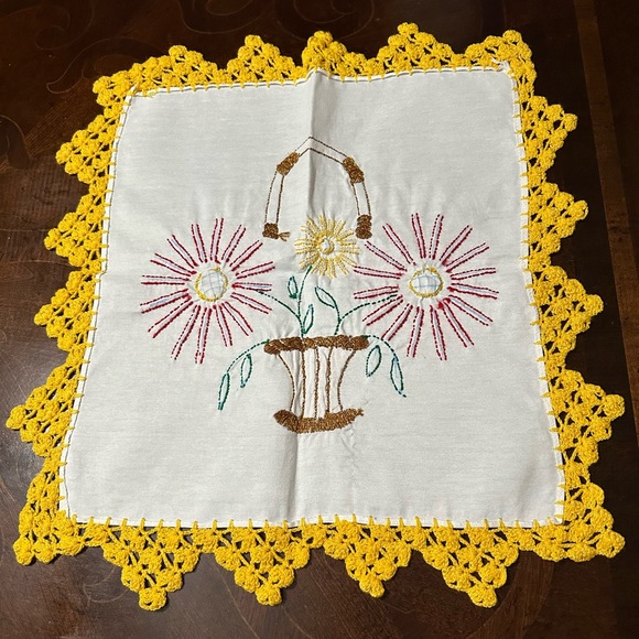 NEW Hand Made Embroidered Mexican Servilleta - Picture 8 of 9